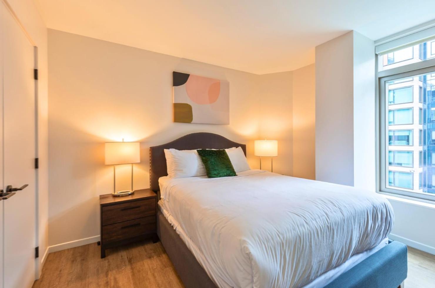 Gorgeous With Pool Views Apartment Boston